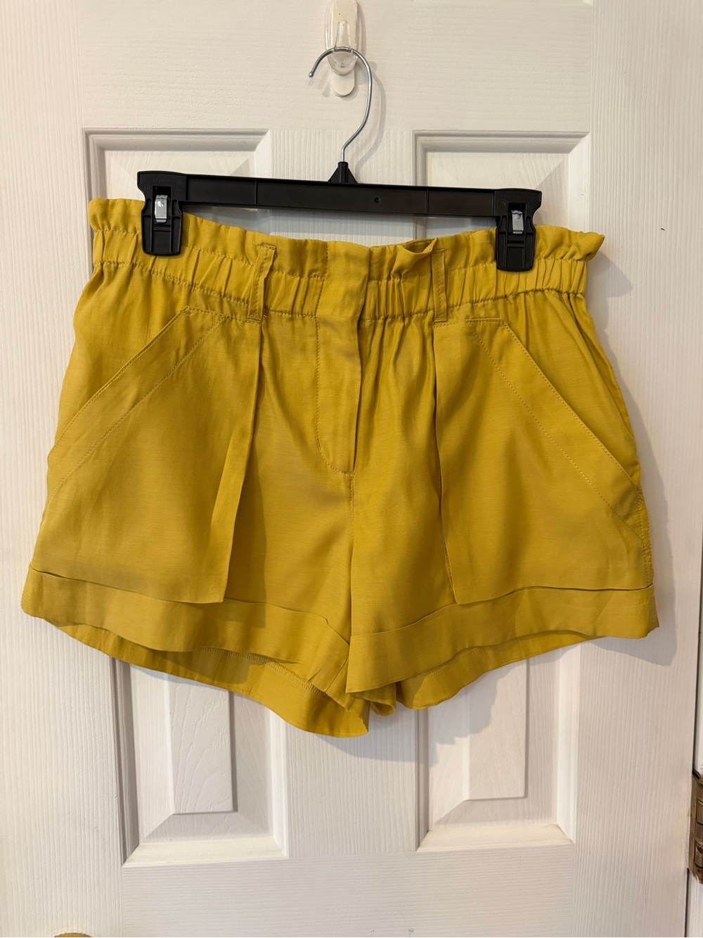 BCBGMAXAZRIA Mustard Yellow Paperbag Waist Shorts Size Medium
